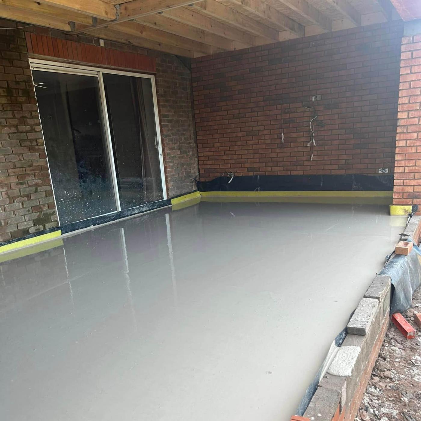 Underfloor heating pipes laid out and ready for a liquid screed pour